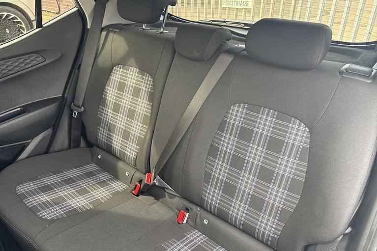 Used Hyundai i10 WN73TTE 9