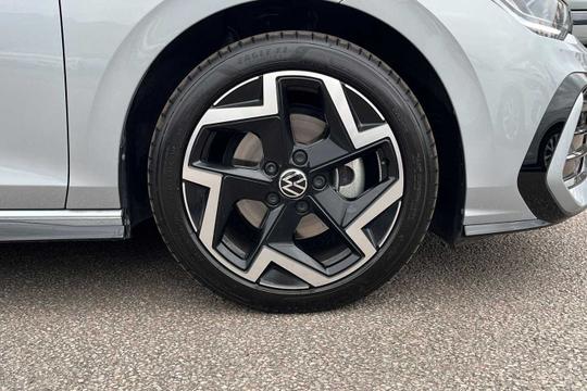 Volkswagen Golf Photo modix-2a83110440a7b8bb388513a04a9f2347bd3367b0.jpg