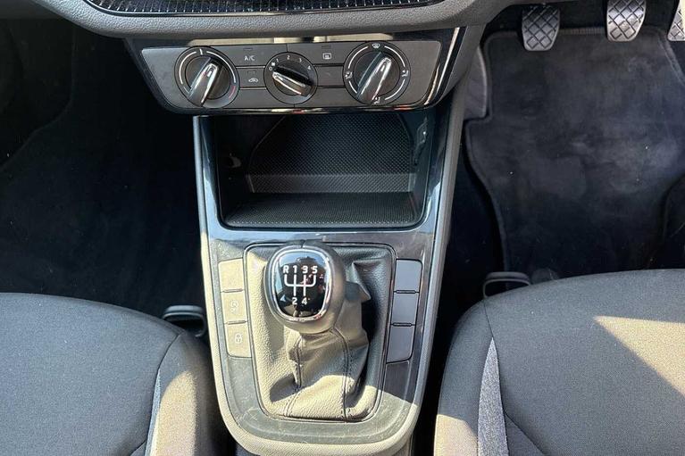 Used Skoda Fabia WU24UOM 8