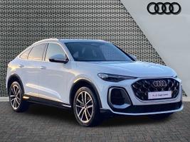 Used 2025 Audi Q5 Sportback Launch Edition TDI quattro 204 PS S tronic Glacier white, metallic