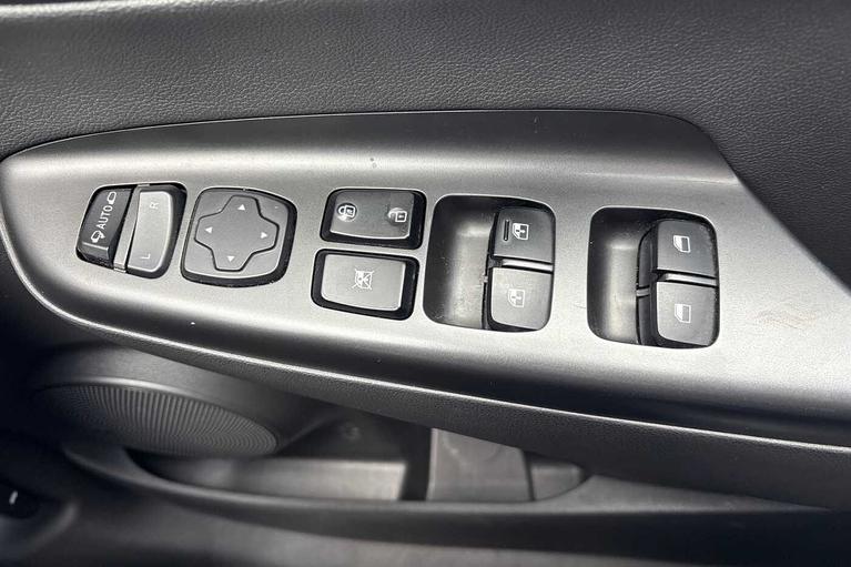 Used Hyundai KONA MT73VEF 11