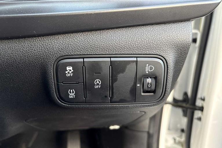 Used Hyundai i20 EF25DXE 12