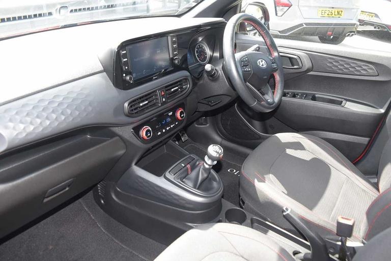 Used Hyundai i10 GV22WCG 12