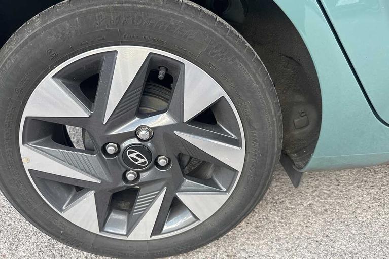 Used Hyundai i10 WP74MYA 8