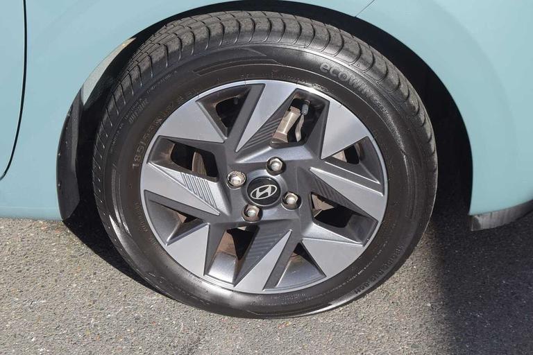 Used Hyundai i10 YB24AOL 5