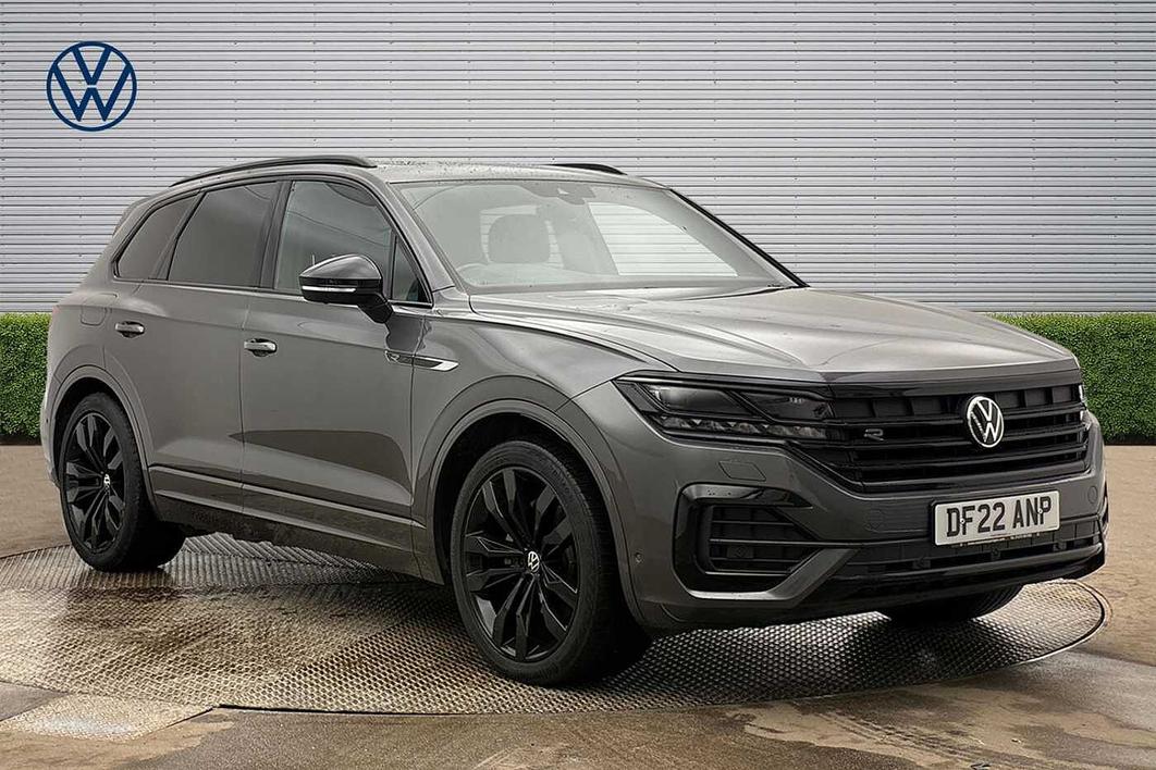 Volkswagen Touareg 3.0 V6 TDI 4Motion Black Edition 5dr Tip Auto **FACTORY FIT TOWBAR**