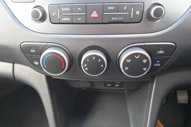 Used Hyundai i10 WP68EOS 14