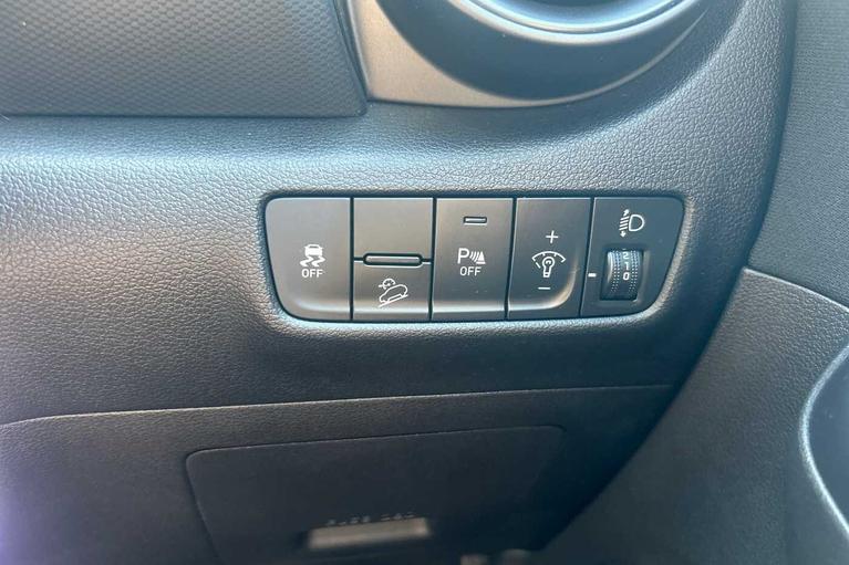 Used Hyundai KONA WN22ZYJ 11