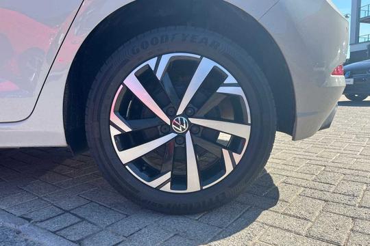 Volkswagen Polo Photo modix-410685630f6339f373d3f8fc297d74e8d60def38.jpg