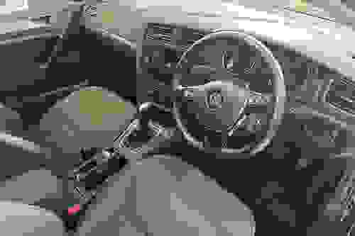 Volkswagen Golf Hatchback Photo modix-45129a3ae9382aa170f15c5f3d8ca72002d5d759.jpg
