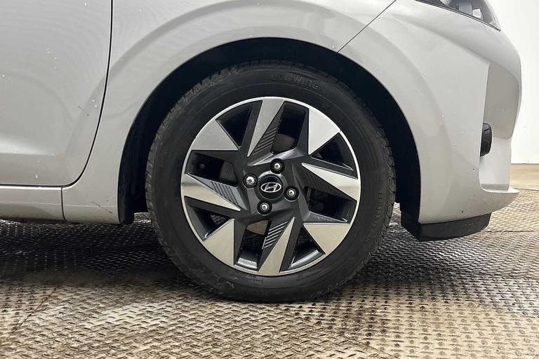 Used Hyundai i10 ET25URN 9
