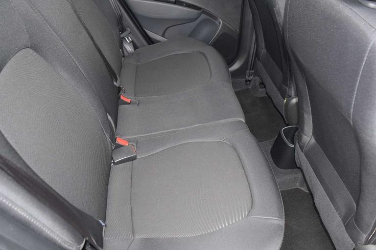 Used Hyundai i10 GU67UVH 16