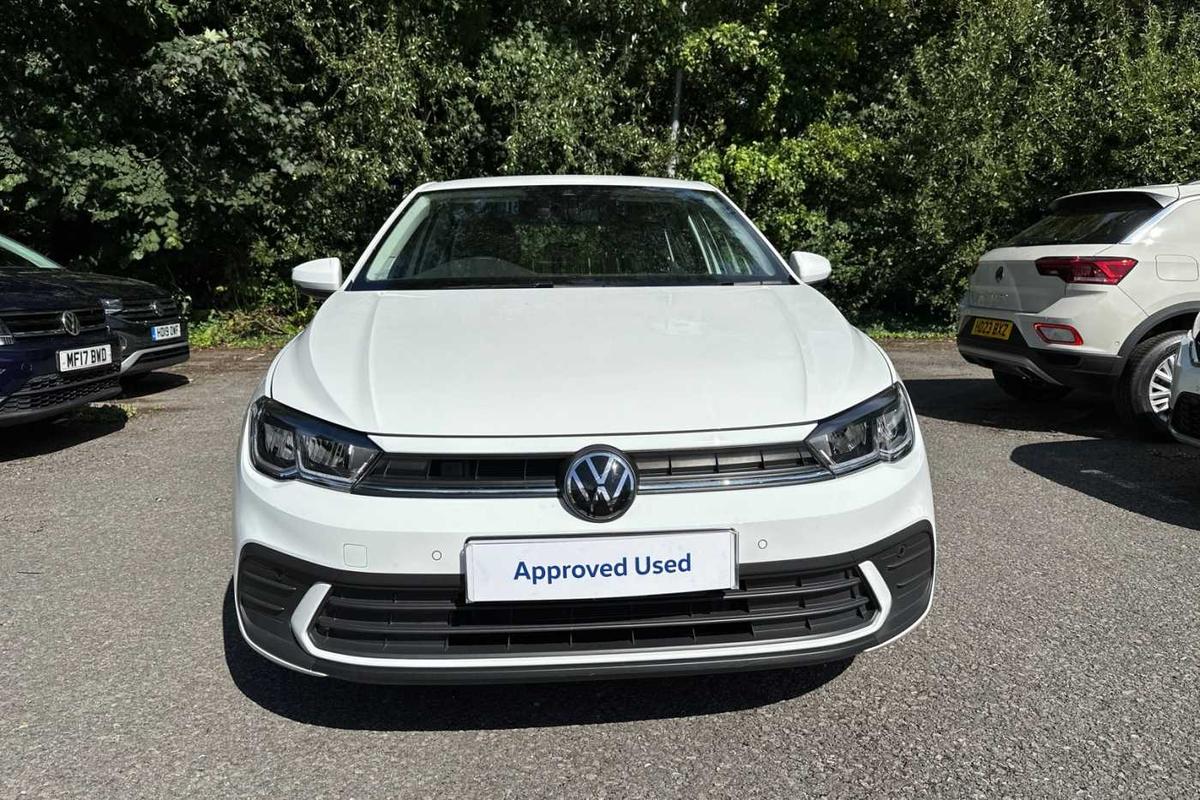 Used 2022 Volkswagen Polo MK6 Facelift 1.0 TSI 95PS Life £16,950 10,000  miles Pure White