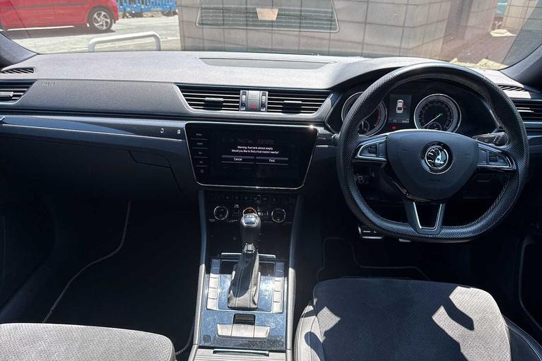 Used Skoda Superb VN68FHR 12