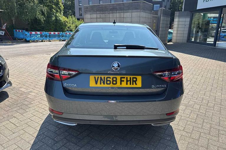 Used Skoda Superb VN68FHR 11