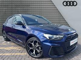 Used 2025 Audi A1 Sportback Black Edition 35 TFSI  150 PS S tronic Navarra blue, metallic