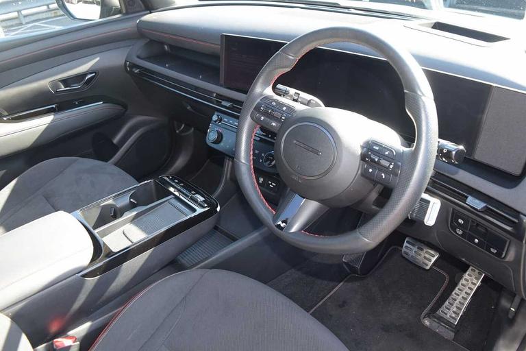 Used Hyundai TUCSON CF24OWW 17