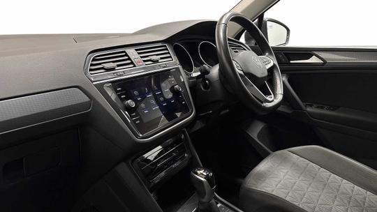 Volkswagen Tiguan Photo modix-51e8611a869ae06448ee3debd7ed59013392e6f2.jpg