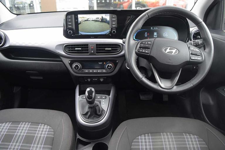 Used Hyundai i10 AV74OSJ 18