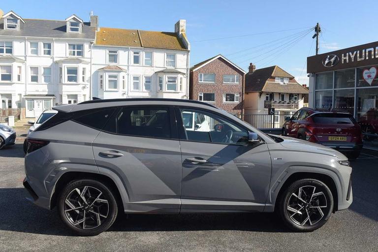 Used Hyundai TUCSON CF24OWW 8