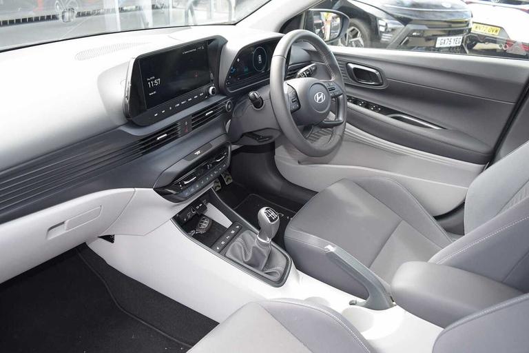 Used Hyundai BAYON GU75VZB 12