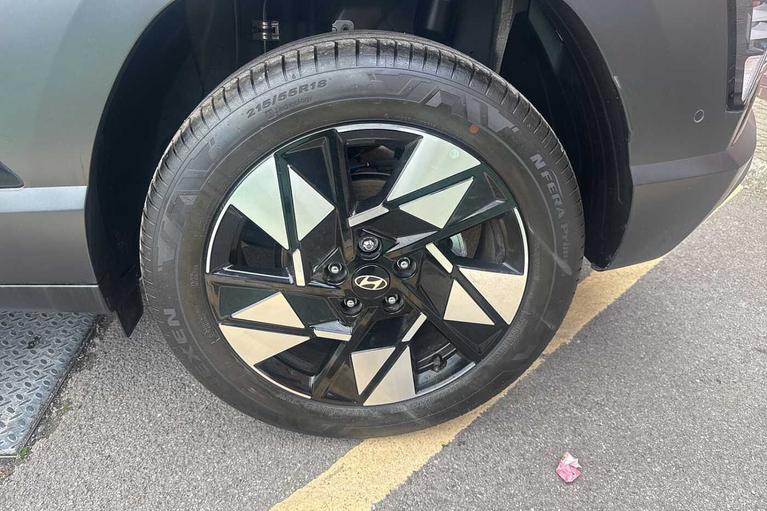 Used Hyundai KONA WR26OSD 5