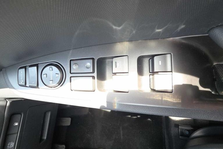 Used Hyundai IONIQ WU20MZZ 20
