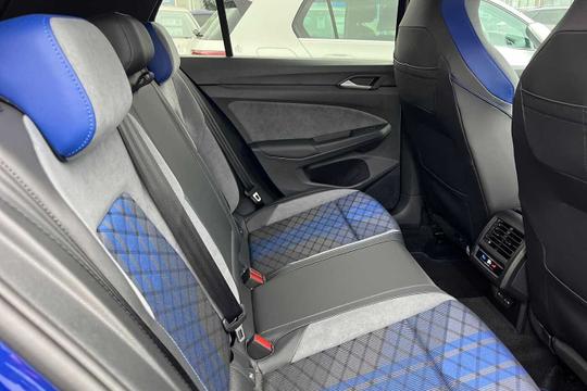 Volkswagen Golf Photo modix-617fddabd32adb69752cfb5a5a6eb1aceae80a51.jpg
