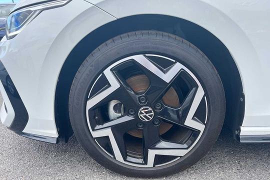Volkswagen Golf Photo modix-63374b1072345adfc31e4746e5615c86bd77f112.jpg