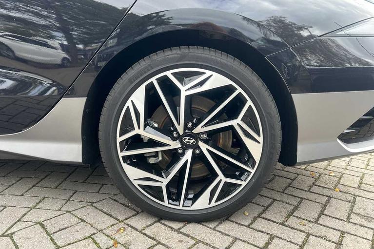 Used Hyundai IONIQ 6 WO25OSM 9