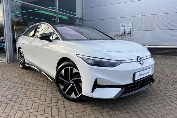 Used 2024 Volkswagen ID.7 Pro launch Edition 286ps White £59,910 ...