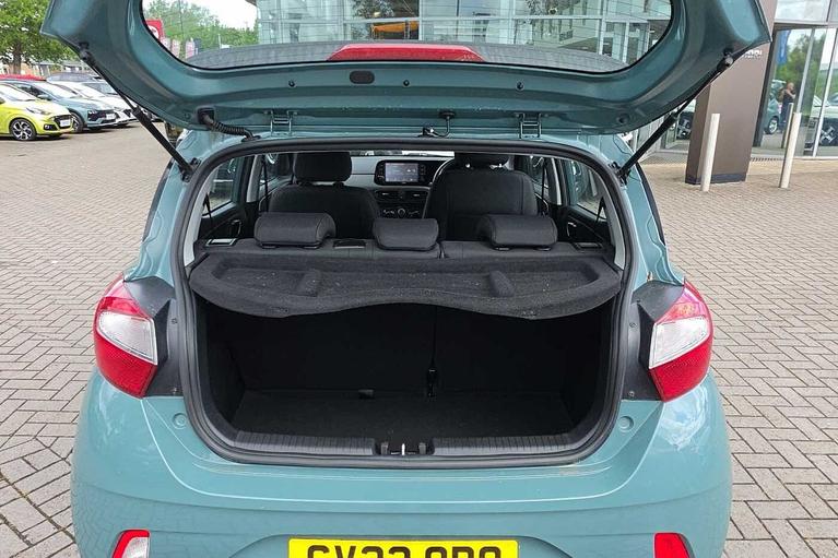 Used Hyundai i10 CV22OPO 10