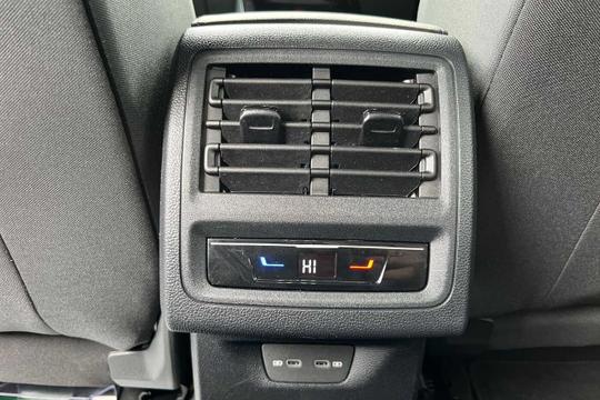 Volkswagen Golf Photo modix-6ae79199b3bce45d8e417ba1b8eab9ac2268d252.jpg
