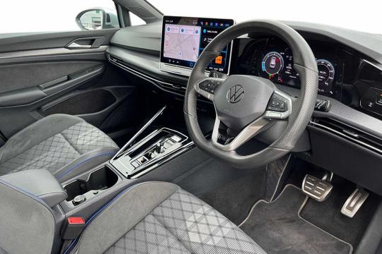 Volkswagen Golf Photo modix-6cff33e133d5f89cd8a52403bdeee7227270f8fa.jpg