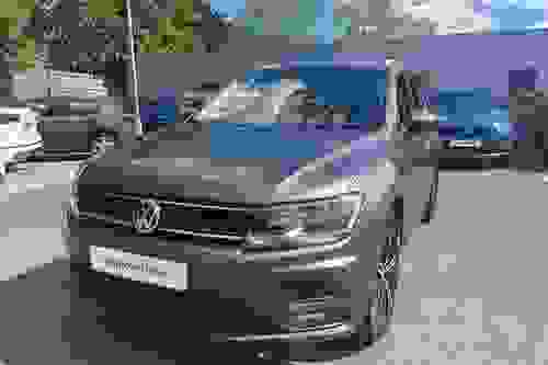 Volkswagen Tiguan Photo modix-6e9cc506f232862203638ba270dd0ab4989eb61e.jpg