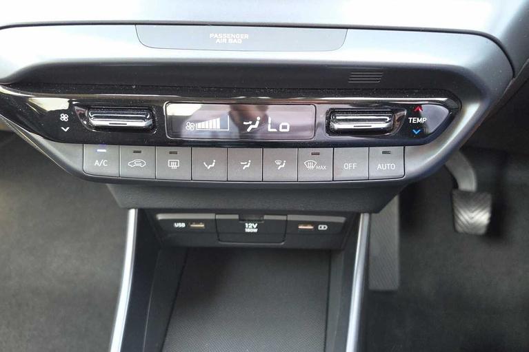 Used Hyundai i20 LX23ZWC 13