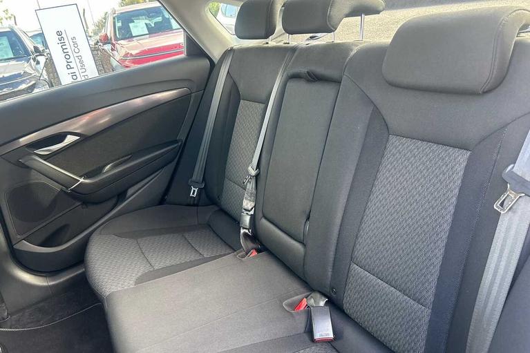 Used Hyundai i40 WV68NBB 8