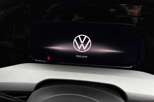 Volkswagen Golf Photo modix-75b2a2829f872a163762527e5c88d10ffd6ab998.jpg