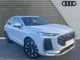 Used 2025 Audi Q3 SUV S line TFSI  150 PS S tronic Glacier white, metallic