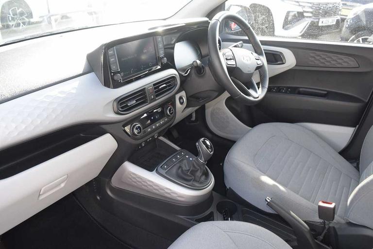 Used Hyundai i10 GY73UDB 12