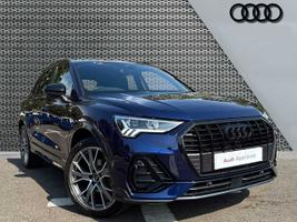 Used 2025 Audi Q3 Black Edition 35 TFSI  150 PS S tronic Navarra Blue Metallic