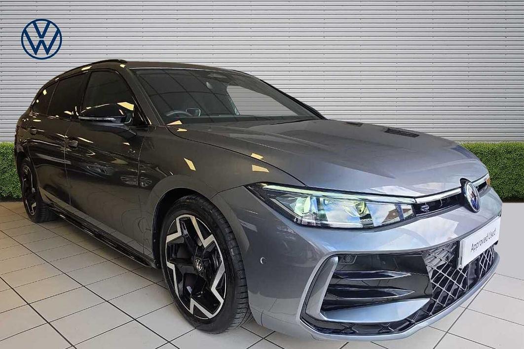 Volkswagen Passat 1.5 eTSI R-Line 5dr DSG