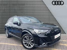 Used 2022 Audi Q3 Black Edition 40 TFSI quattro 190 PS S tronic Mythos black, metallic