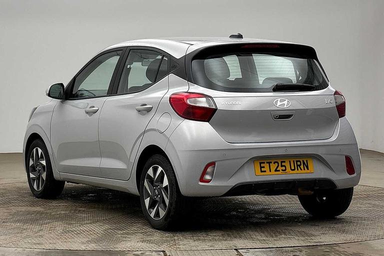 Used Hyundai i10 ET25URN 2
