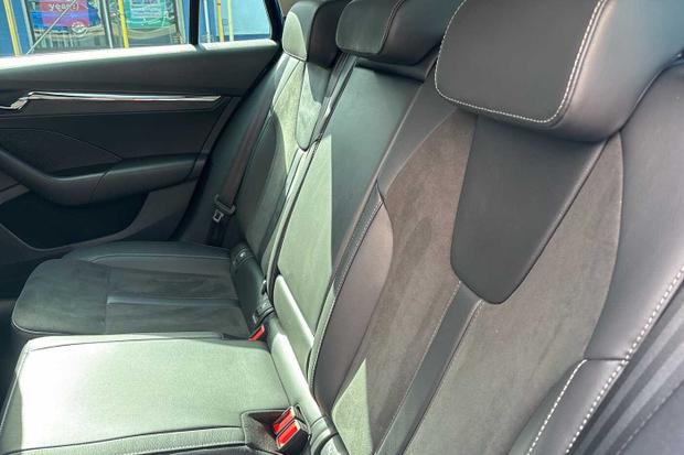 Used Skoda Octavia Estate CU24VYZ 11