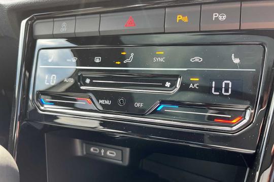 Volkswagen T-roc Photo modix-8dd83bb7a0de4f4238a9118fea746bc75eefb44b.jpg