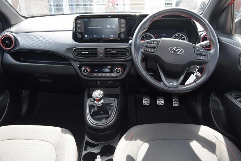 Used Hyundai i10 GV22WCG 18