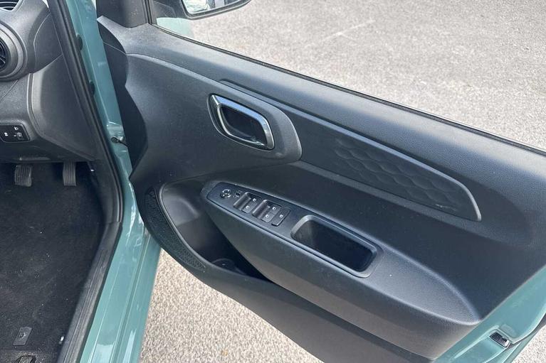 Used Hyundai i10 WP74MYA 19