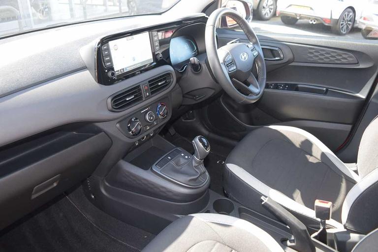 Used Hyundai i10 LN74YVH 13