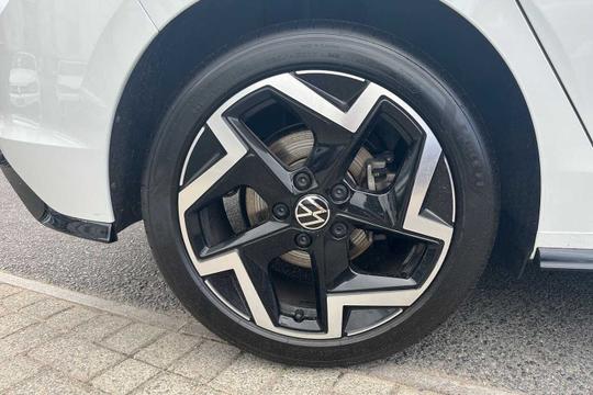Volkswagen Golf Photo modix-95a0b769df33cd53b015b75651904941629a5ec4.jpg